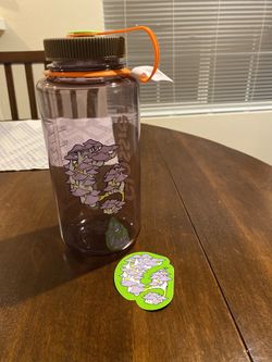 Glossier Seattle exclusive Water Bottle NWT