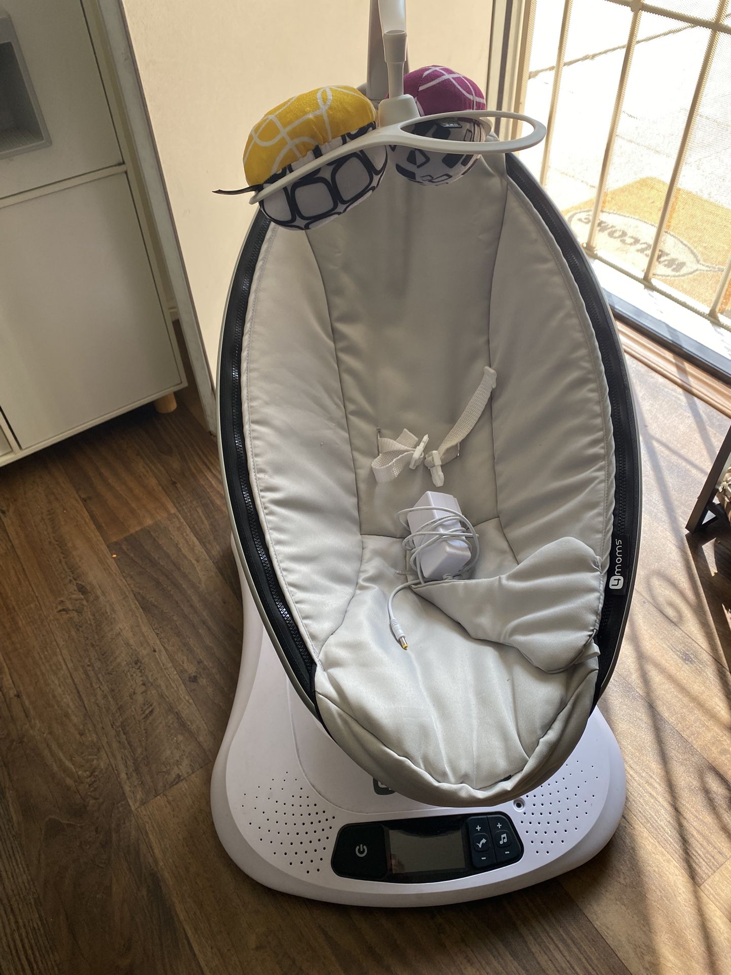 4Moms Mamaroo Swing 