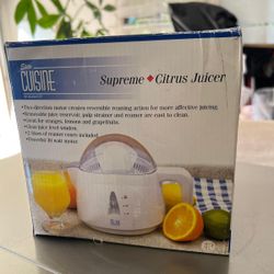 Elite Cuisine Supreme Citrus Juicer by Maxi-Matic.