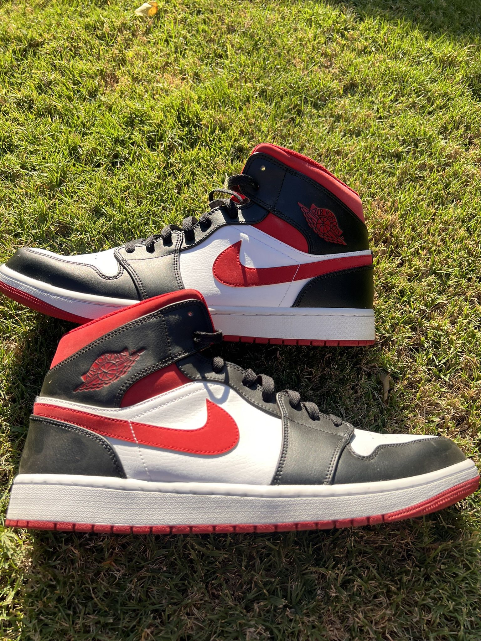 Air Jordan 1 MID SE