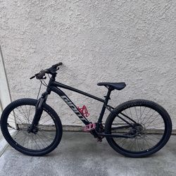 Giant men’s bike medium 27.5 black
