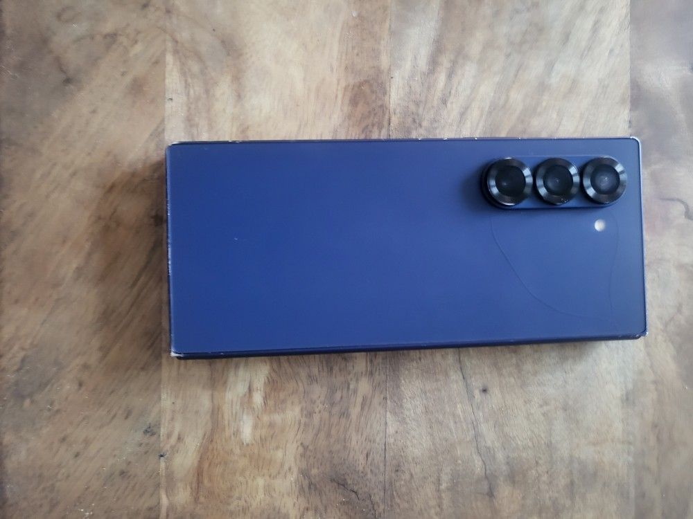 Z-fold 6