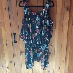 Beautiful summer shear flowered pattern with layers top