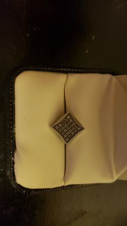 Real Diamond Earing with real white gold