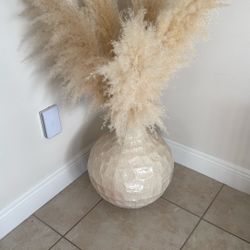 Large Vase With Pampas 