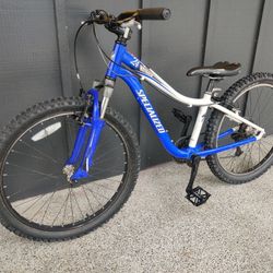 Specialized Hotrock 24" 7-Speed Hybrid Gravel/Mountain/Road Bike - Front Shocks - Light 12" Frame - TUNED - NEW Sram Grips - Kenda Tires (MSRP $380) 