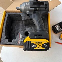 1/2 inch impact compatible with Dewalt
