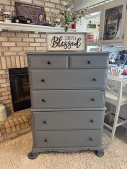 ✨✨GORGEOUS GRAY TALL AND BIG SOLID WOOD 6 DRAWER DRESSER BY KLING✨✨