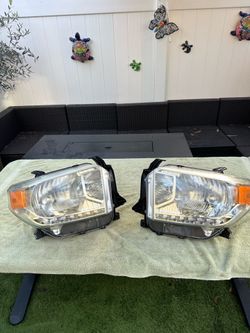 Toyota tundra headlights