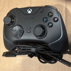 Razer - Wolverine V2 Chroma Pro Xbox X|S Controller 