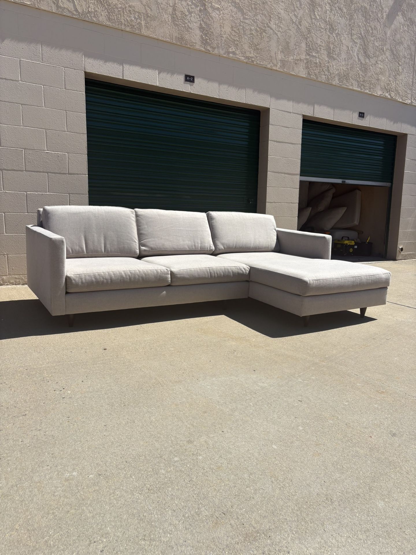 Mid-Century Modern Sectional Couch 🛻 Delivery Available🛻