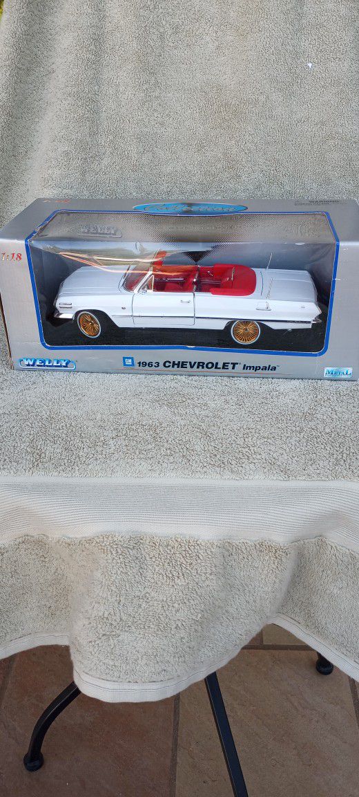 1963 Chevy Impala Convertible WELLY 1/18 