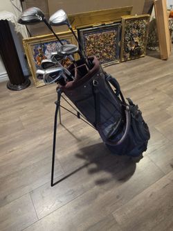 GOLF CLUBS WITH GOLF STANDBAG