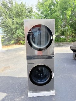 LG - 4.5 Cu. Ft. HE Smart Front Load Washer and 7.4 Cu. Ft. Electric Dryer WashTower with Steam and Built-In Intelligence - Graphite Steel