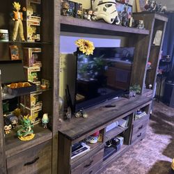 Tv stand / Entertainment Center