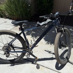 Axum 29 Inch Adult Mountain Bike