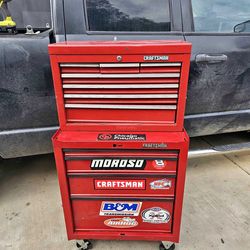 Craftsman rolling tool box