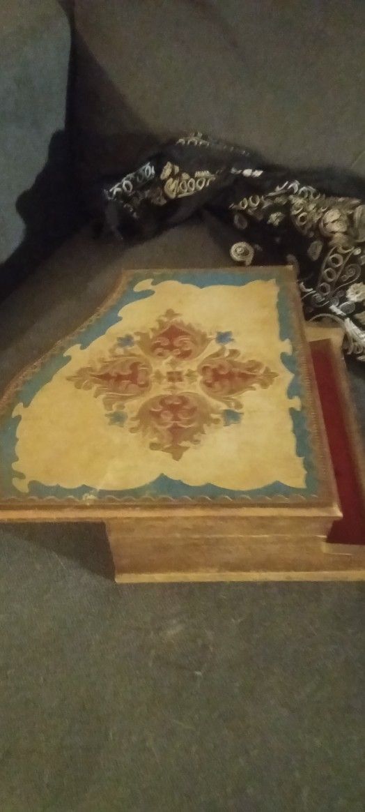 Japanese /Jewelry/Music Box ..