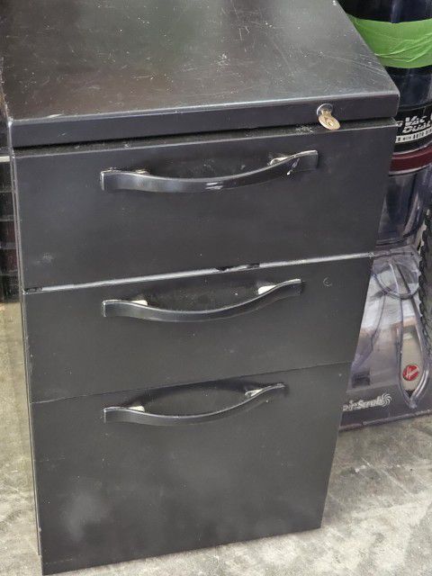File Cabinet Drawer letter size with lock % key Heavy Duty. 