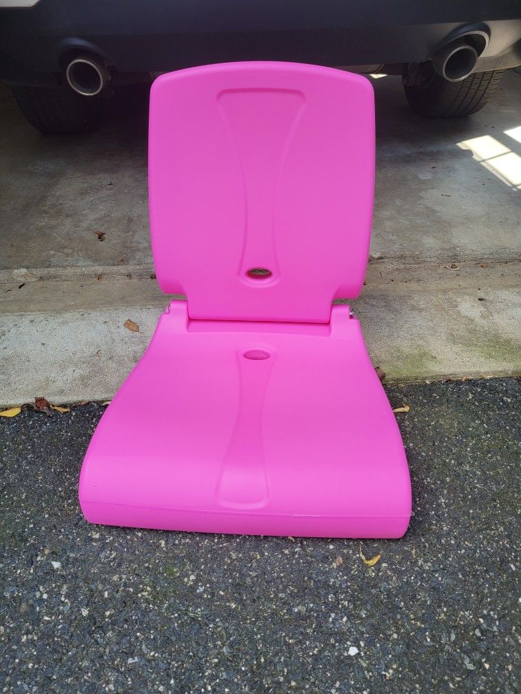 Step2 Foldable Adult Flip Seat (4 Chairs)