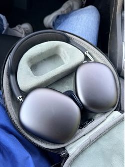 AirPods Max Metallic Blue w/ Earbuds cover,  and Heaphone case included