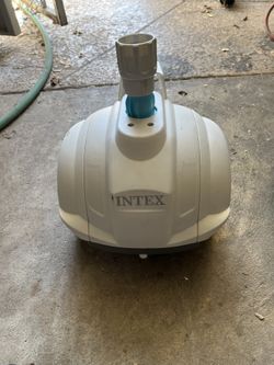 pool cleaner.   almost new 3 months. old