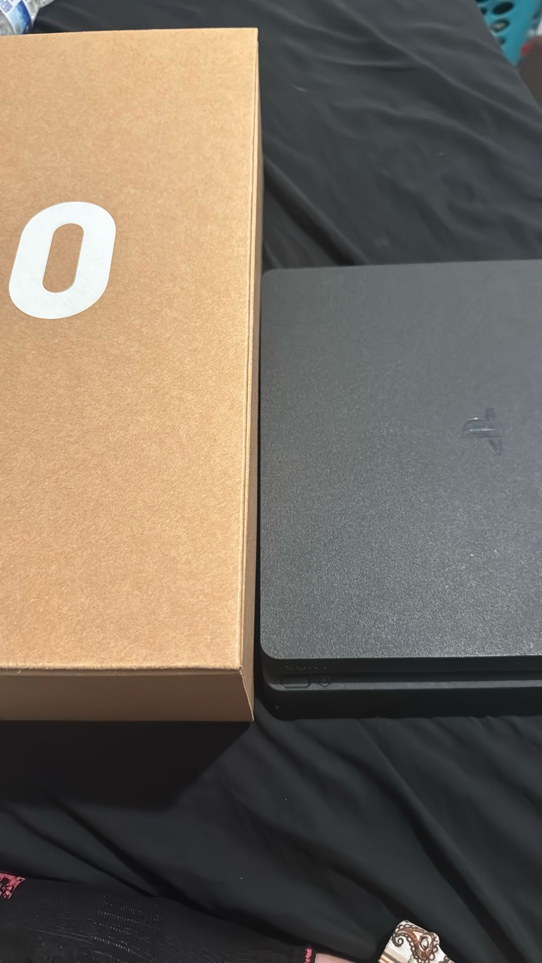Oculus Quest 2 and Ps4 + Ps4 Games (can be bought separately)