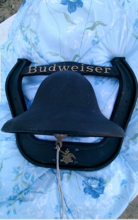 Vintage Budweiser/clydesdale horseshoe Bell. Great Christmas or man cave gift. All metal wall mount type. 14 in wide by 12 in high. The only one of it