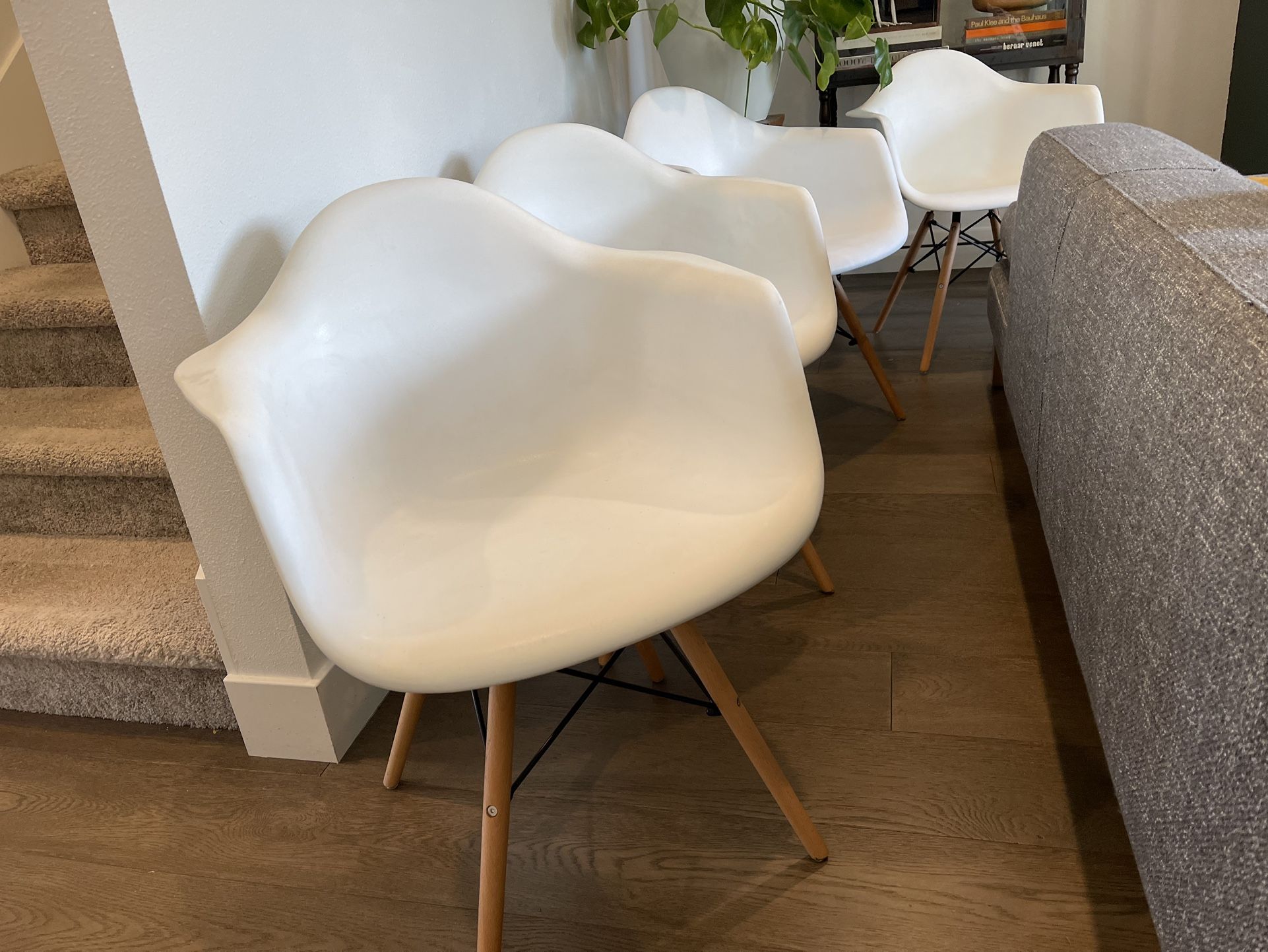 Set Of 4 Modern White Dining Chairs