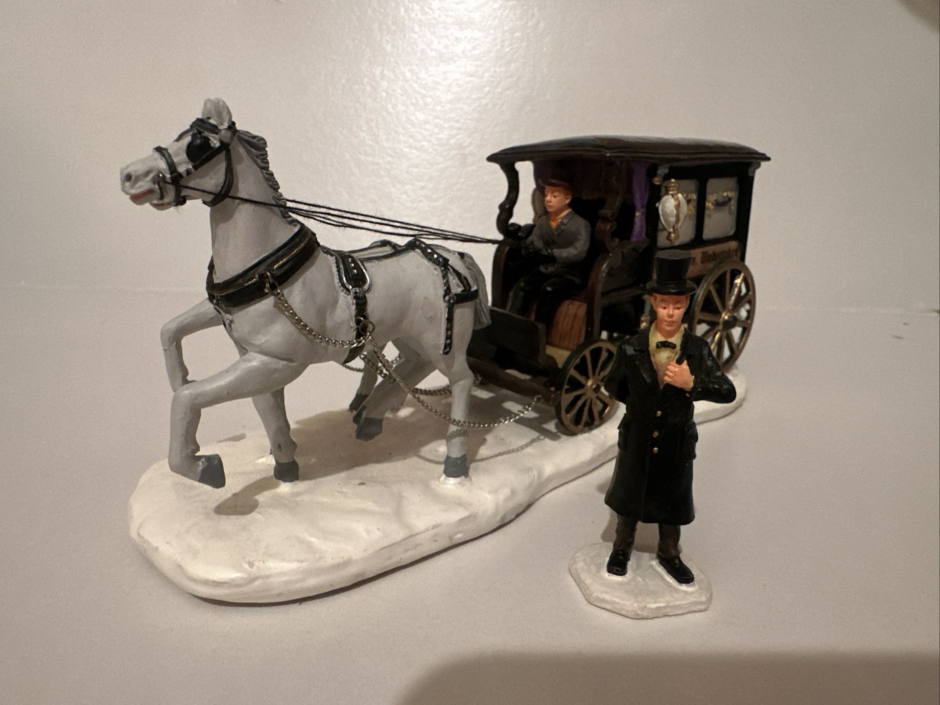 Lemax Spooky Town Undertaker's Carriage stagecoach with box Halloween