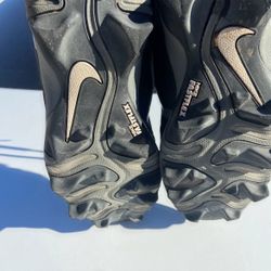 Nike Youth Alpha Huarache Size 2.5