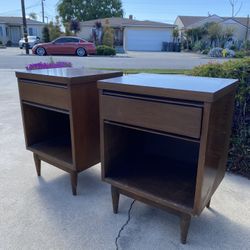 Mid Century Oak End Table