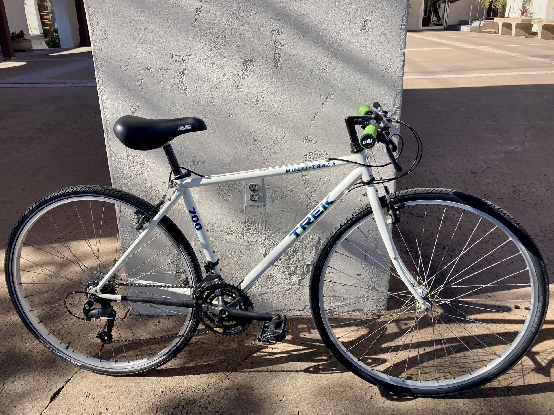 1991 Trek MultiTrack 700 Bike - Size Small