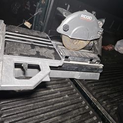 Ridgid 10in Wet Tile Saw 
