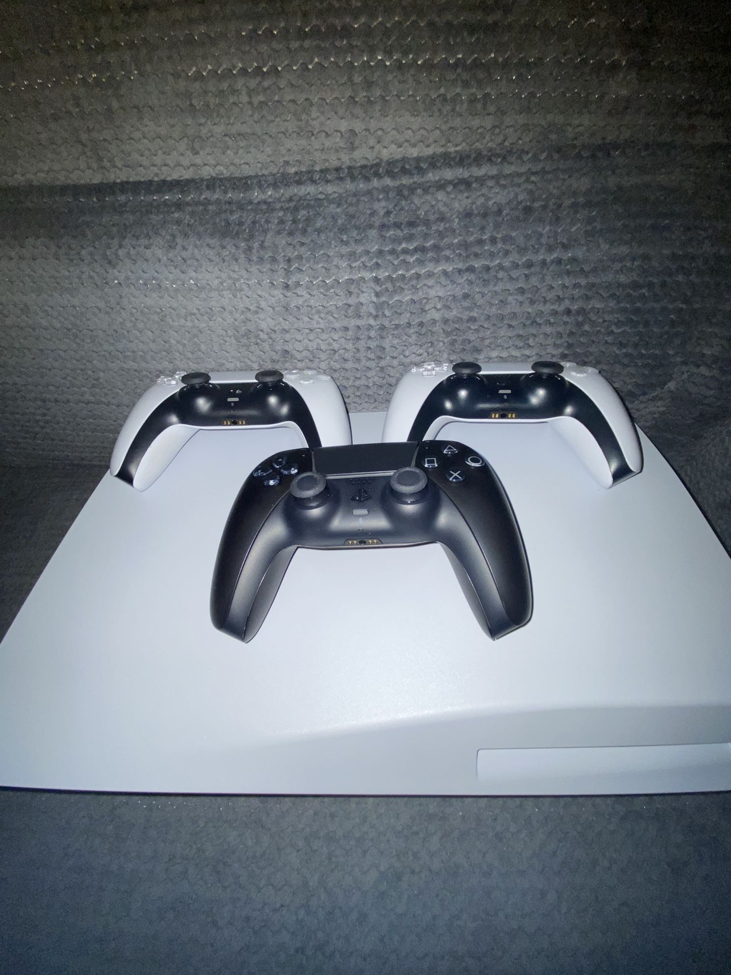 ps5 with 3 controllers