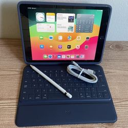 Apple iPad 7th Generation 128GB With Logitech Keyboard and Pencil 