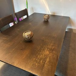 Vile kitchen table