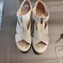 Women's sandals size 9 and 1/2 (A new day)