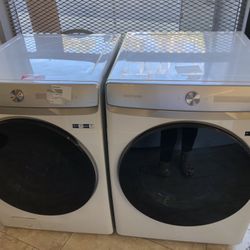 Brand New Out The Box Samsung Washer & Gas Dryer Pair 