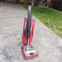 (COMMERCIAL) Sanitaire Vacuum