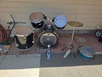 Sound percussion drum set