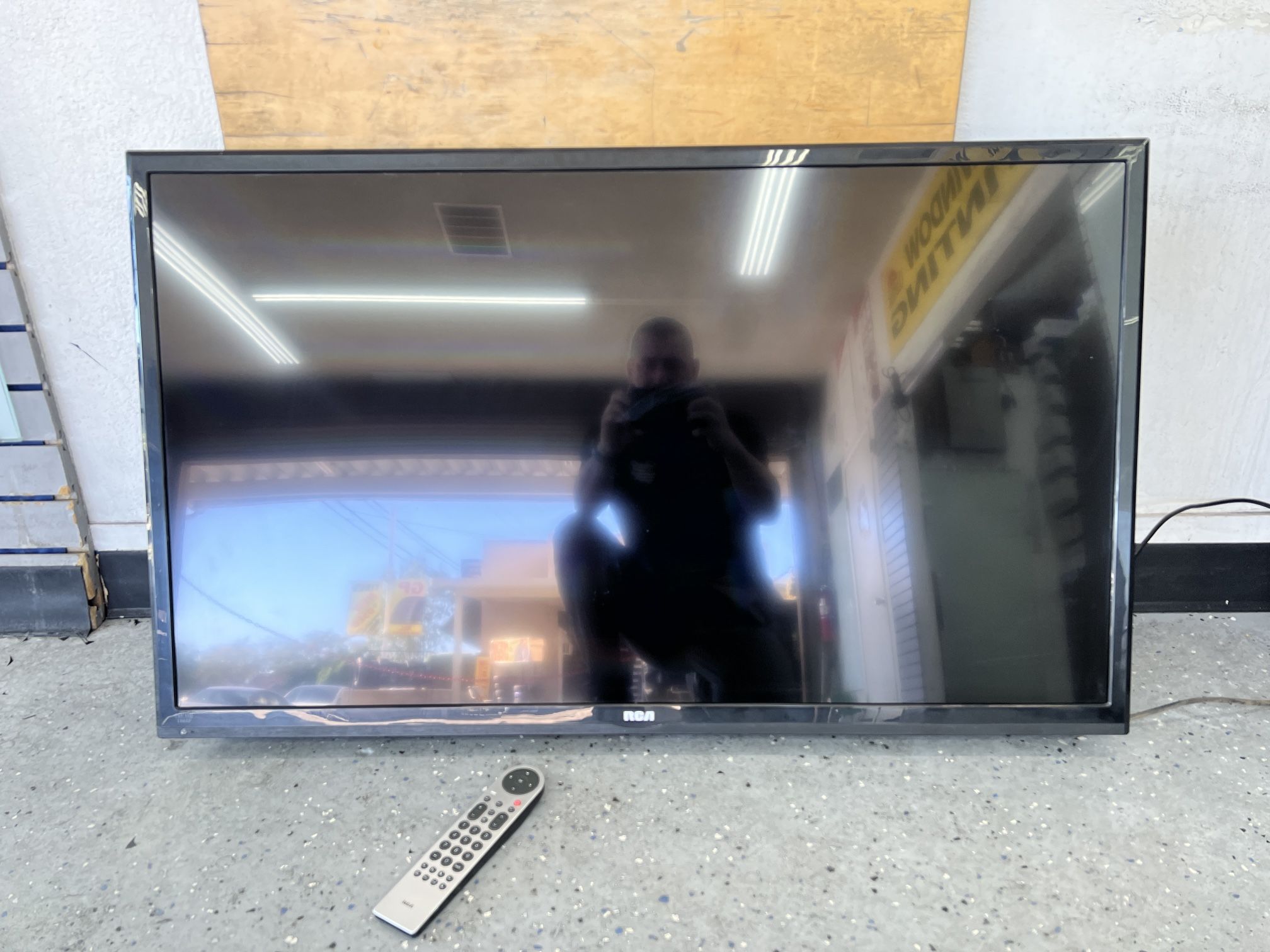 RCA 46” LED LCD FULL HDTV