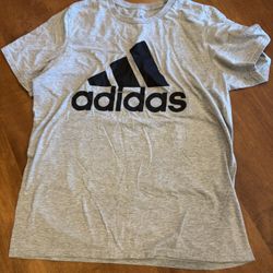 Women’s Adidas amplifier T-shirt size medium shipping available