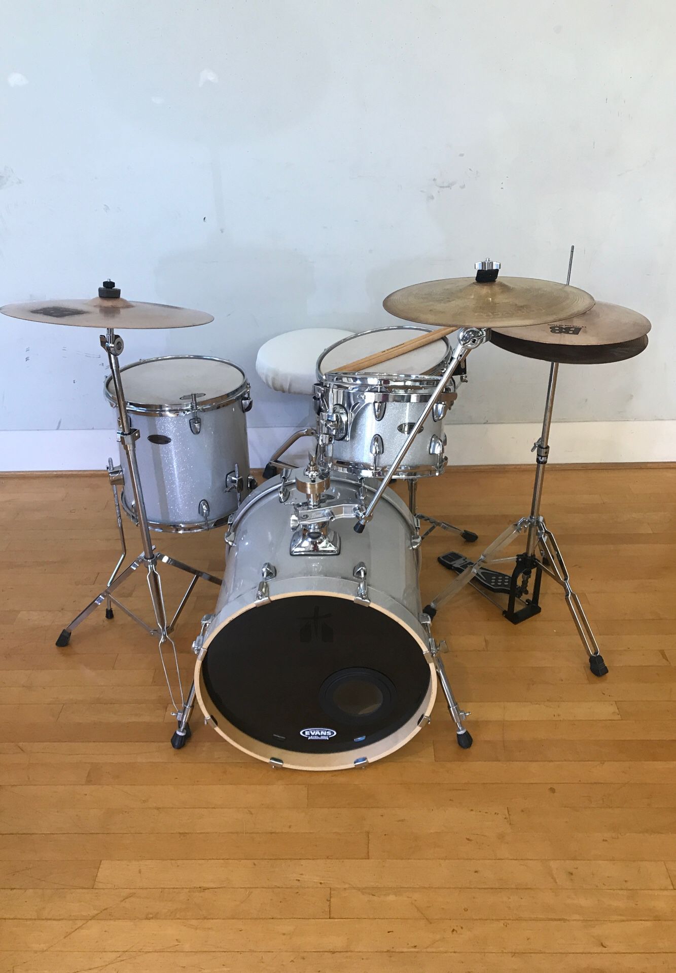 SPL compact bebop jazz drum set kit drums in white sparkle SABIAN cymbals complete Ontario
