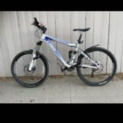 Mountain Bike Trek EX7 