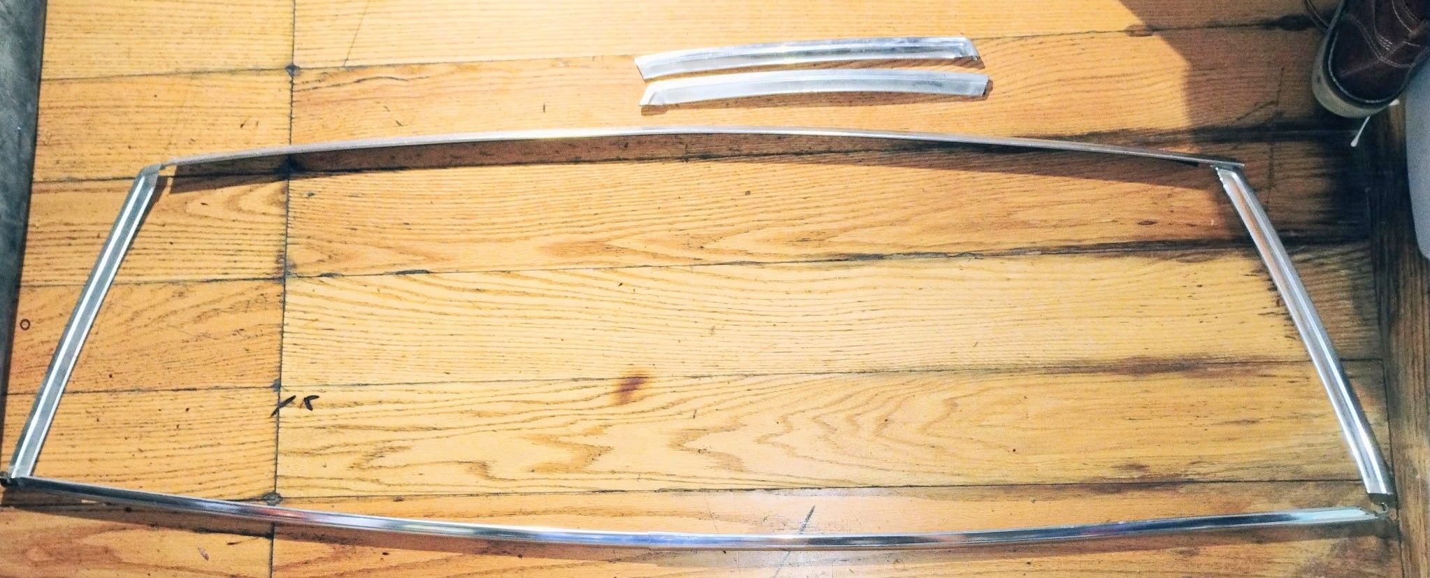 G Body Back Window Chrome Trim