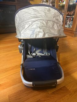 Uppababy bassinet and rumble seat