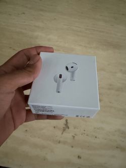 Apple AirPods 4 with ANC