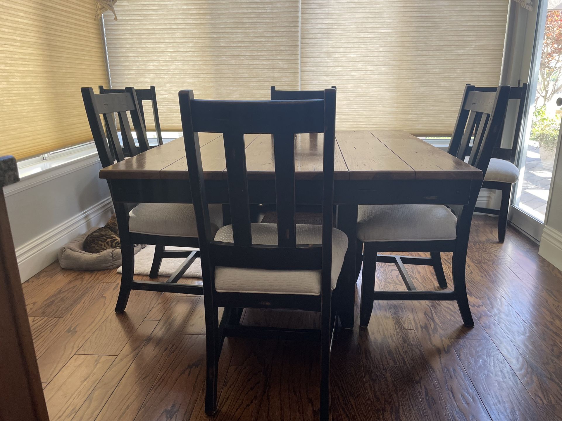 Skinner Table With 6 Skinner Chairs
