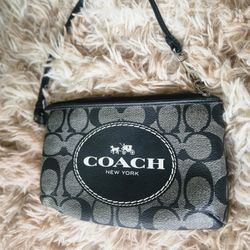 Vintage Coach New York Horse And Carriage Signature Large Wristlet